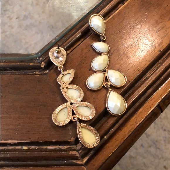 Amrita Singh Sunset Earrings - Picture 3 of 4